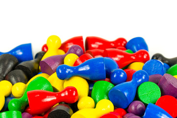 mixed coloured halma cones with copyspace indicating majority ratios and group constelation