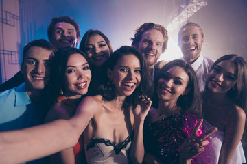 Obraz premium Close up photo portrait of friends cuddle to each other and take