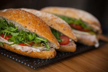 Lunch Sandwich baguette jambon beurre salade