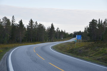 Norwegen, Grenze, Tor, Nordnorwegen, Südnorwegen, Nordland, Tröndelag, Trøndelag, Straße, E6,...