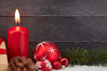 Kerze zu Weihnachten oder Erster Advent
