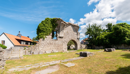 Fototapeta na wymiar ruins of old castle