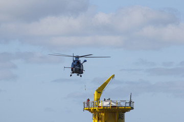 Offshore Windpark Rettungsübung mit Helikopter