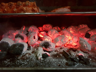 Rippchen auf dem Holzkohle Grill