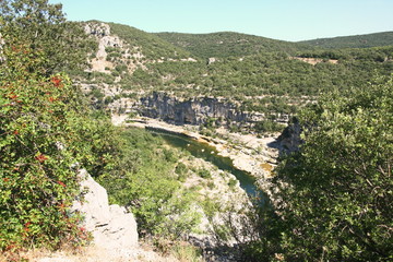 Fototapeta na wymiar les gorges de l'Ardèche