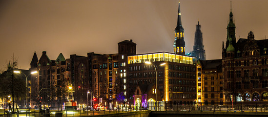 Fototapeta na wymiar Hamburg Speicherstadt; International Maritime Museum at night