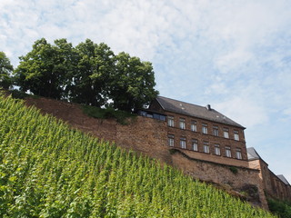 Kirche St. Laurentius - dem heiligen Laurentius gewidmete römisch-katholische Pfarrkirche in...