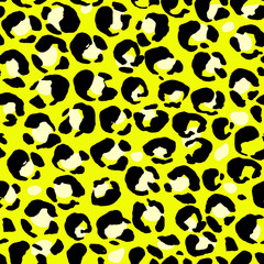 Vector illustration leopard print seamless pattern. Yellow hand drawn background.