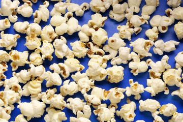 POPCORN ON BLUE