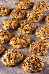 BISCUITS / COOKIES
