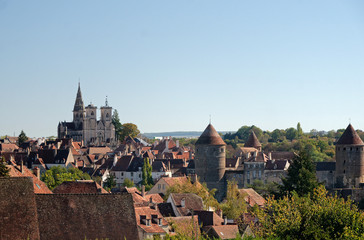 Obraz premium Panorama view of a medieval town in french burgundy
