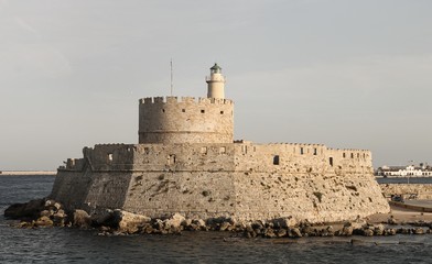 Hafen von Mandraki auf Rhodos