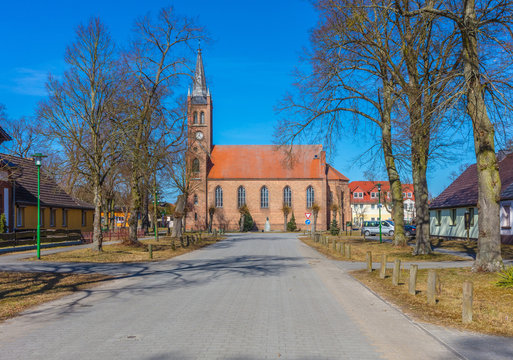 Mark Brandenburg Barnim Marienwerder Kirche Brandenburger Ortschaft typisch Brandenburg Dorfstrasse, Fontane Brandenburgische Landschaft Landleben l&auml;ndliches Leben architektur dorfkirche
