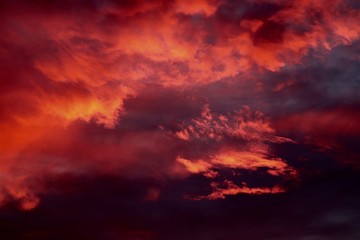 Fototapeta na wymiar sun rise sun set .deep strong colours in the sky