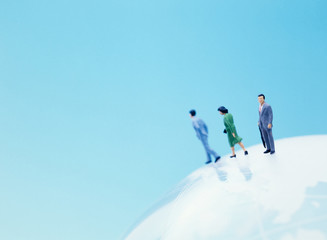 地球儀とビジネスマン