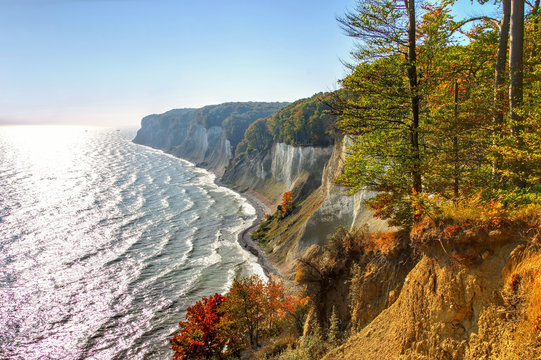 Ruegen Kreidekueste im Herbst - Ruegen chalk cliffs in autumn