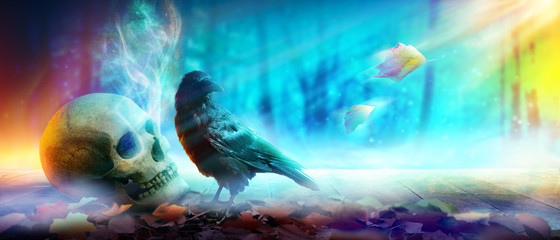 Halloween Motiv mit Krähen auf dem Friedhof