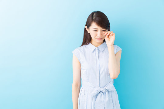 12 592 Best 女性 泣く Images Stock Photos Vectors Adobe Stock