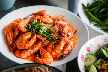 Oil braised big shrimps