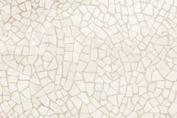Modèle sans couture de mosaïque de tuiles cassées. Crème et marron le mur de carreaux photo réelle haute résolution ou fond intérieur en brique sans soudure et texture.