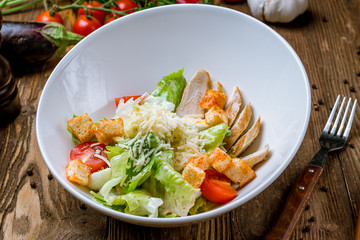 Salad caesar with chicken