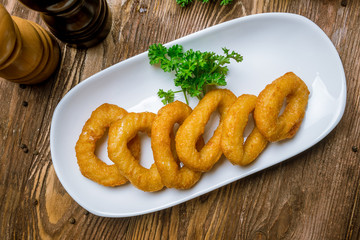 Onion rings in batter
