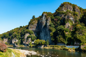 青の洞門