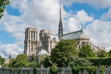 Fototapeta na wymiar Notre-Dame de Paris cathedral on a sunny day in summer, Paris, France