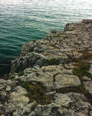 Fototapeta na wymiar sea shore with rocks