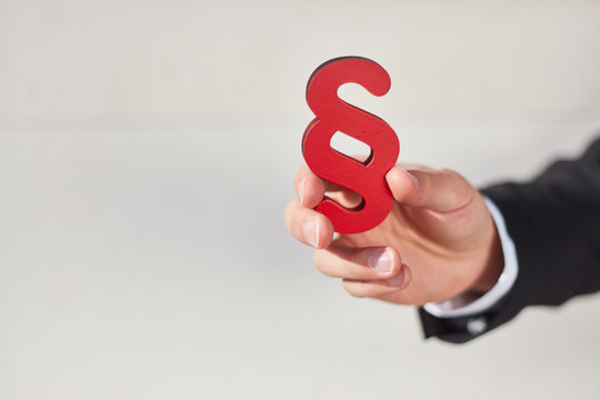 Paragraph als Zeichen f&uuml;r Justiz und Recht