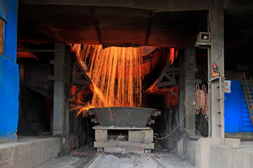 steelmaking converter dumping steel slag in a factory