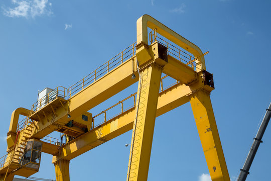 Yellow Gantry Bridge Crane For Cargo And Construction