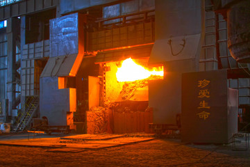 Fototapeta na wymiar converter in the steel mills