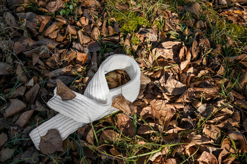 White knitted scarf