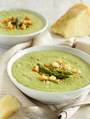 Creamy asparagus soup