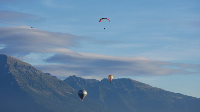 Hot Air Balloons & Paraglider Alps 