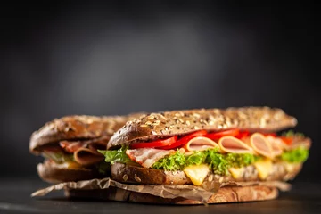 Wandaufkleber Klassische BLT-Sandwiches © George Dolgikh
