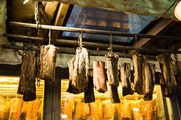 Speck in der Räucherkammer