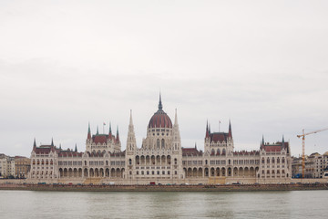 Obraz na płótnie Canvas Parliament building in Budapest in cloudy weather