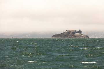 Obraz premium A view of Alcatraz from the bay