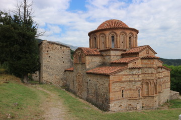 Fototapeta na wymiar Old greek monastery in medieval abandoned town Mystras, Peloponnese, Greece