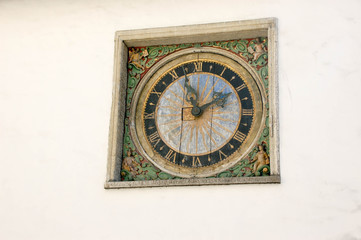 Fototapeta na wymiar old wall clock