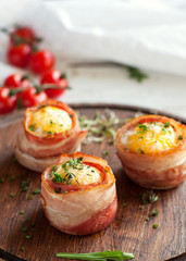 Egg muffins wrapped in bacon