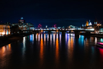 Fototapeta na wymiar Thames
