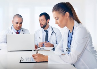 Fototapeta premium Successful medical doctors using a laptop
