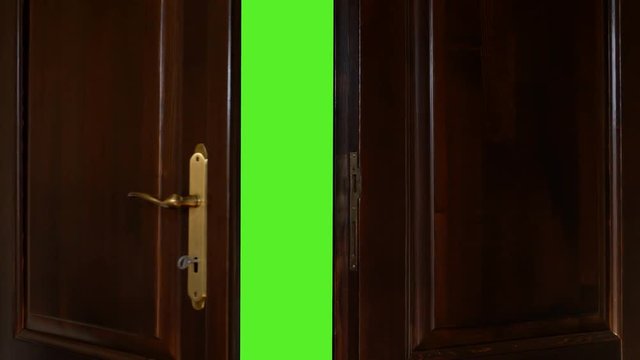 zwei T&uuml;rfl&uuml;gel &ouml;ffnen sich - in der Mitte ist gr&uuml;ner Raum zum Keying um einfach beliebige eigene Inhalte einbetten zu k&ouml;nnen