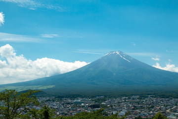 Fototapeta premium Fuji mountain with nice blue sky which viewing from Shimoyoshida Pagoda in Japan summer season