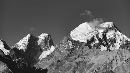 Obraz premium Beautiful landscape on the way to Zanskar road at Himalaya Range, Zanskar Range, Pensi La, Jammu and Kashmir.