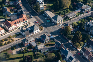 Fototapeta premium vue aérienne du village de Froissy dans l'Oise en France