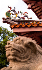 Tempeldach mit Drachen